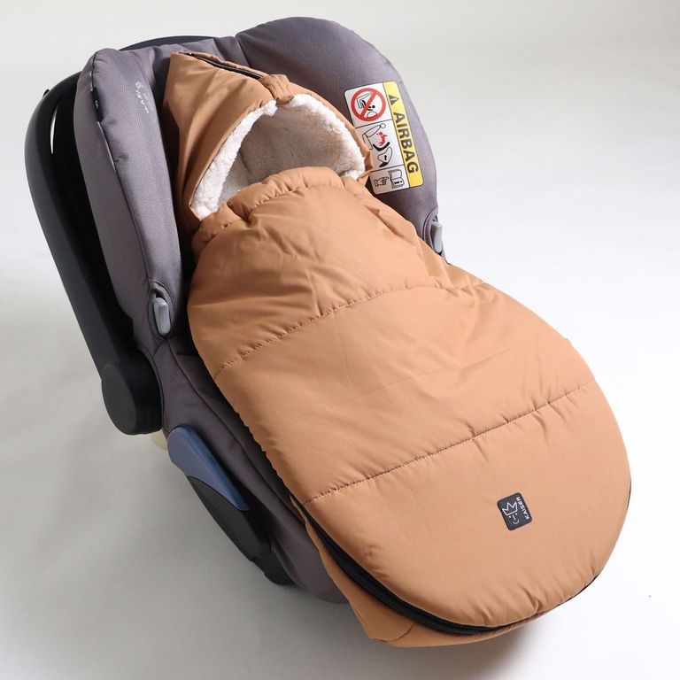 kaiser fleece fußsack hoody 2.0 camel in babyschale