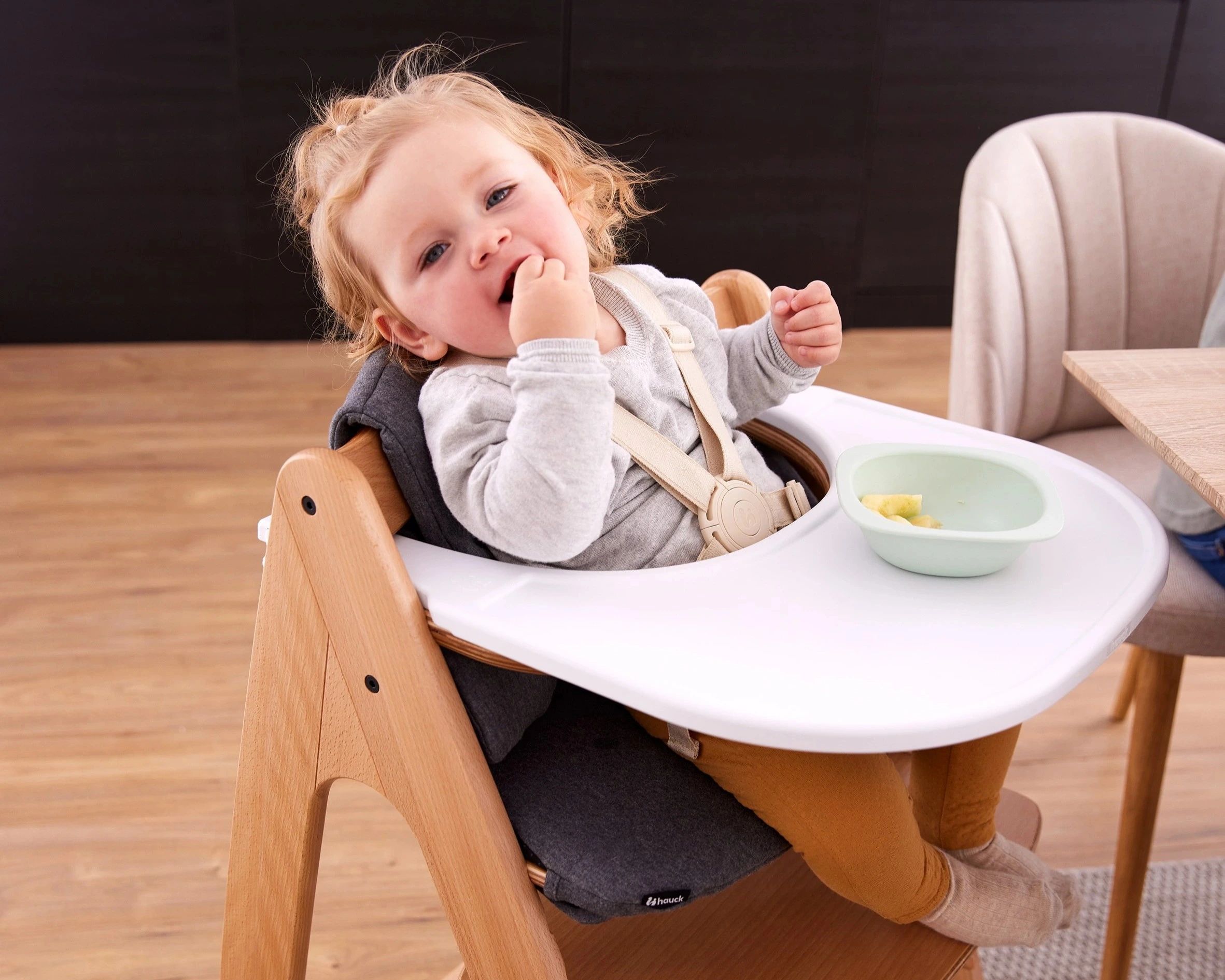 baby isst in hauck arketa hochstuhl