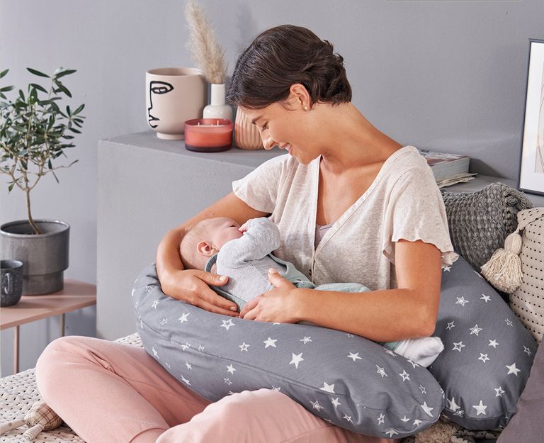 Everything You Need to Know About Nursing Pillows